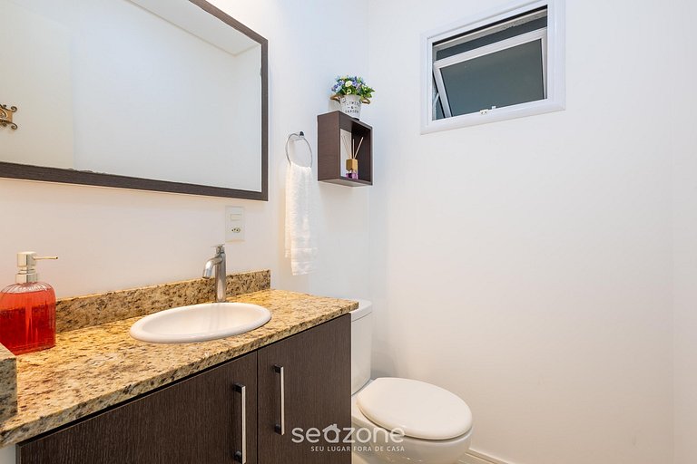 Apto c/ churrasq. a 450m da praia EST0404