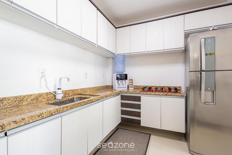 Apto c/ churrasq. a 450m da praia EST0404