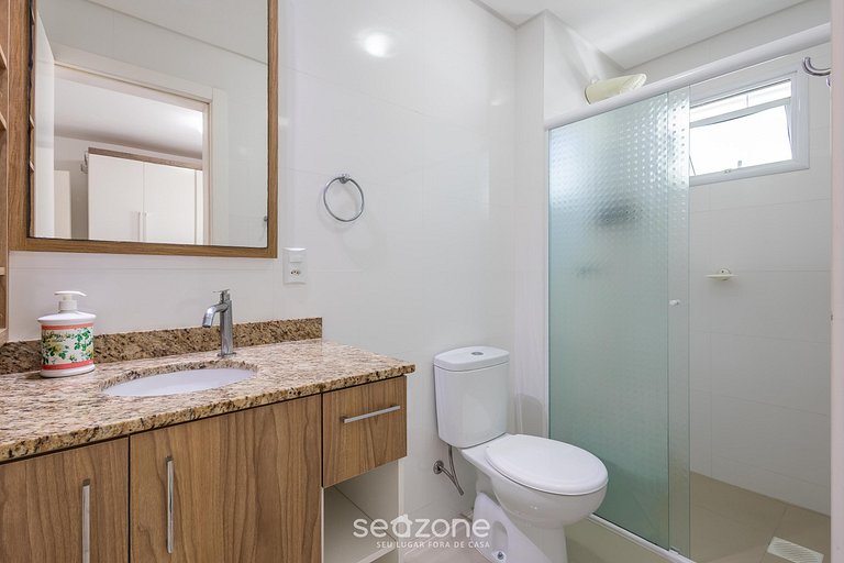 Apto c/ churrasq. a 450m da praia EST0404