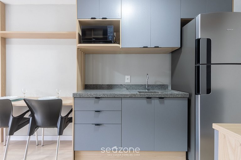 Studio em prédio c/ sacada em Perdizes CEP00427