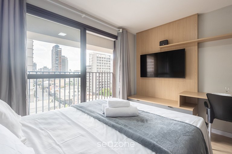 Studio em prédio c/ sacada em Perdizes CEP00427