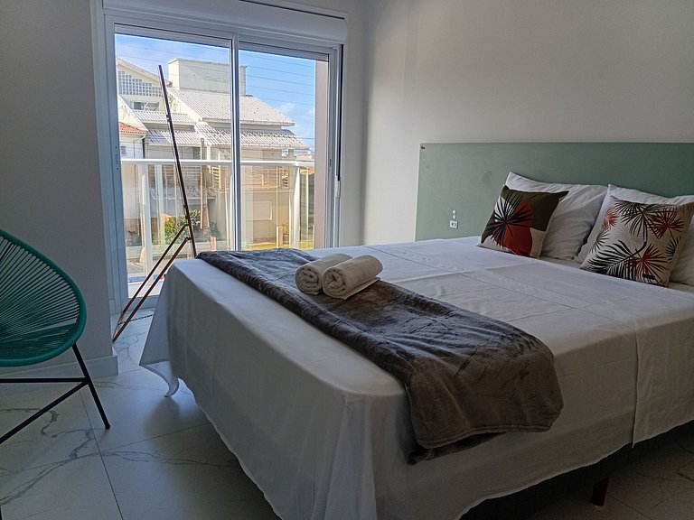 Casa c/ churrasq. privativa em Imbituba AEM0004