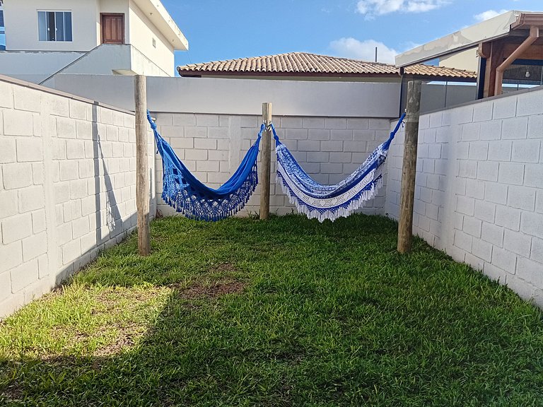 Casa c/ churrasq. privativa em Imbituba AEM0004