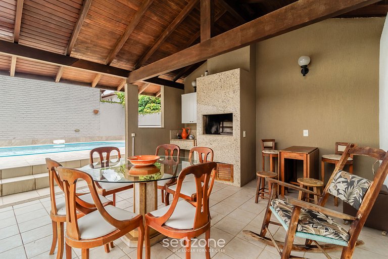 Casa c/ piscina y parrilla en Jurerê - ROM0591