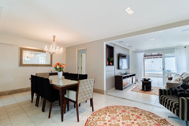 Casa c/ piscina e churrasq. em Jurerê - ROM0591