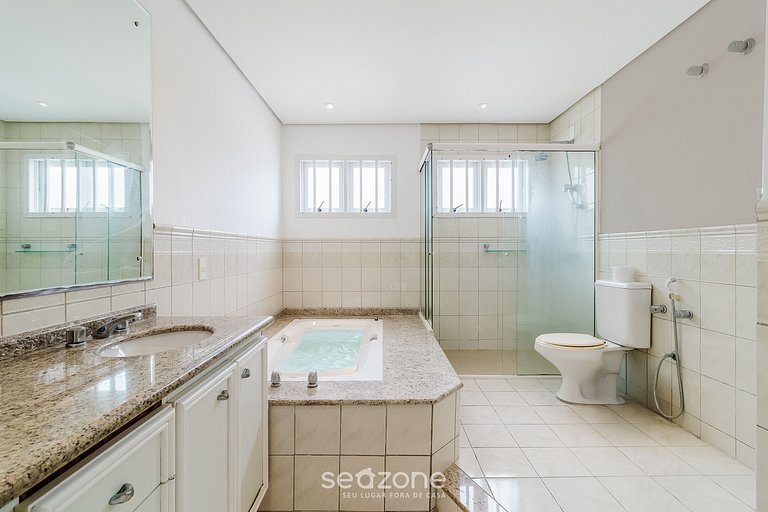 Casa c/ piscina y parrilla en Jurerê - ROM0591