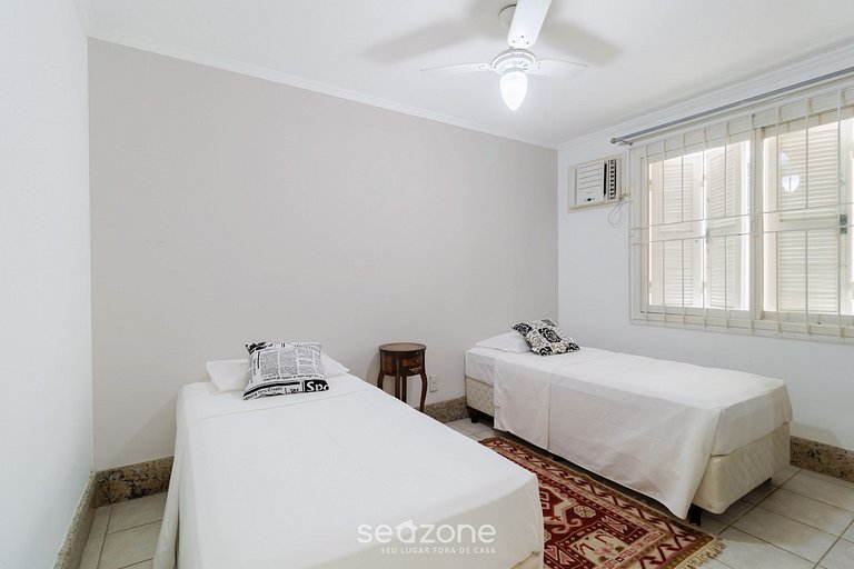 Casa c/ piscina e churrasq. em Jurerê - ROM0591