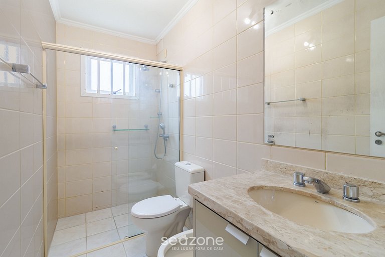 Casa c/ piscina e churrasq. em Jurerê - ROM0591