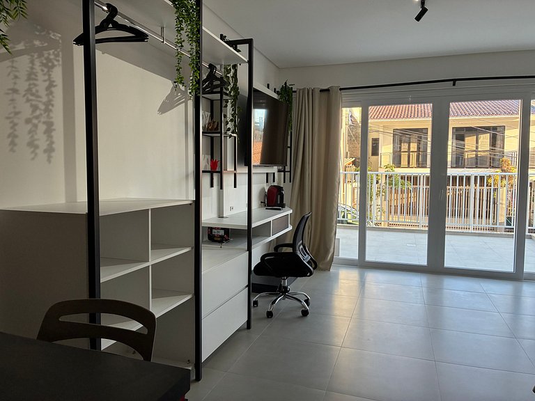 Estudio moderno bien ubicado en el Centro EKT002