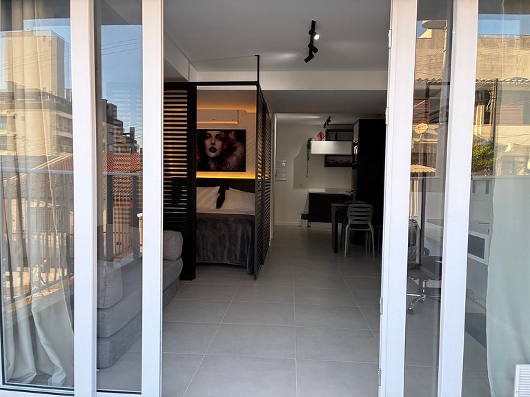 Studio Moderno bem localizado no Centro EKT002