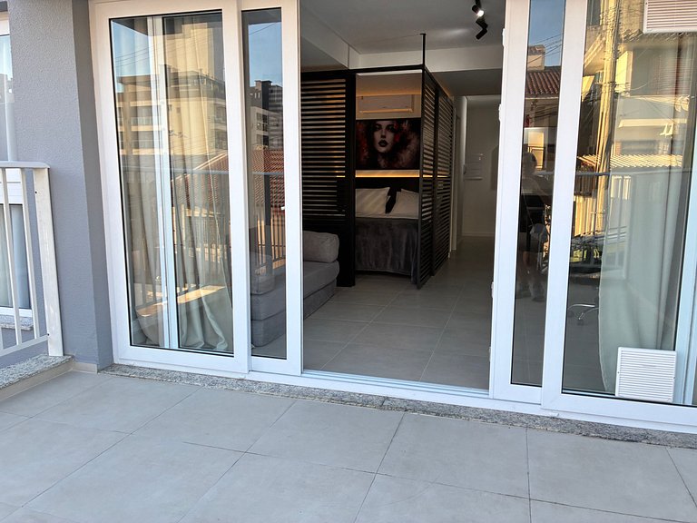 Studio Moderno bem localizado no Centro EKT002