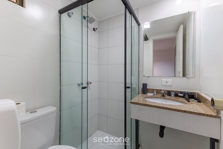 Studio em Cond. c/ Piscina Alto da Rua XV UPP0104