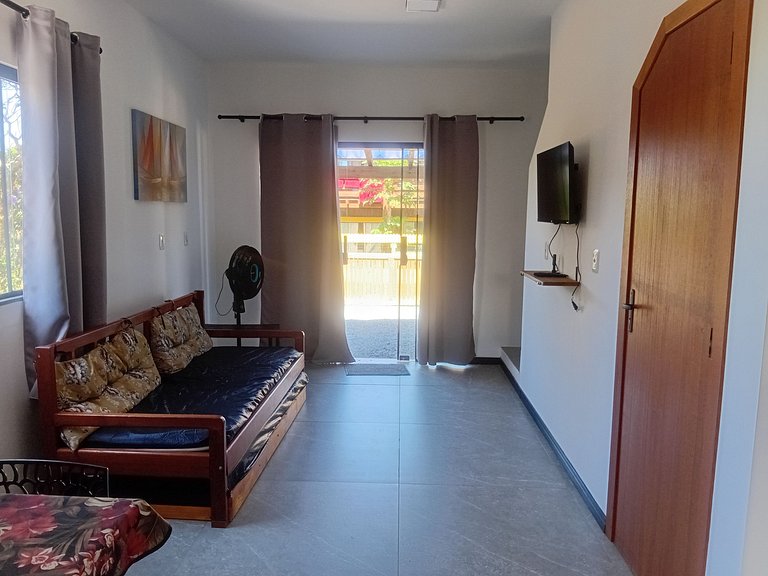 Casa espaçosa c/ churrasq. em Ibiraquera BDL0003