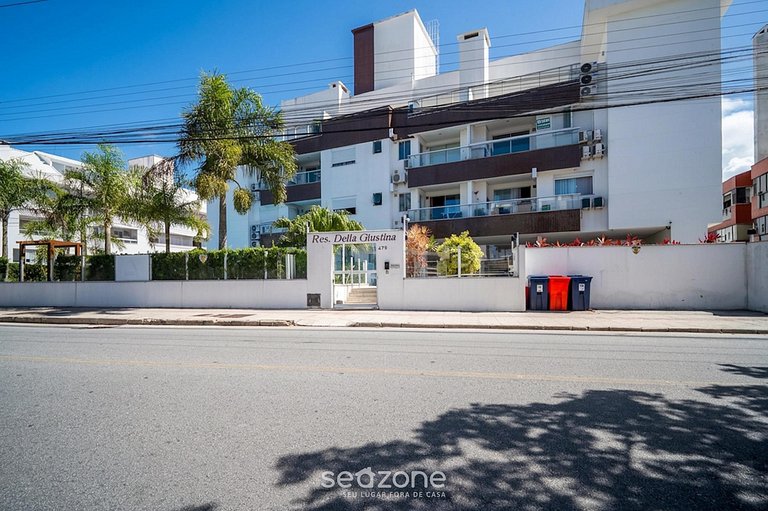 Apto em prédio c/ piscina. nos Ingleses DGA0204