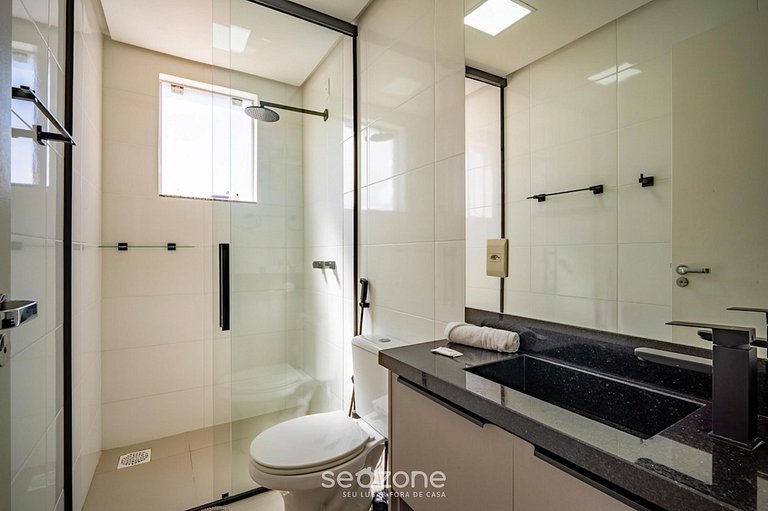 Apto em prédio c/ piscina. nos Ingleses DGA0204