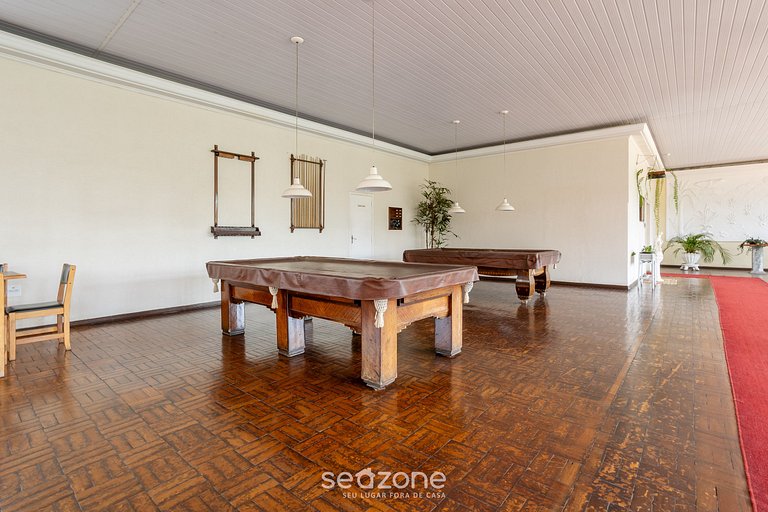 Studio em Cond. c/ Piscina no Centro QUI0605