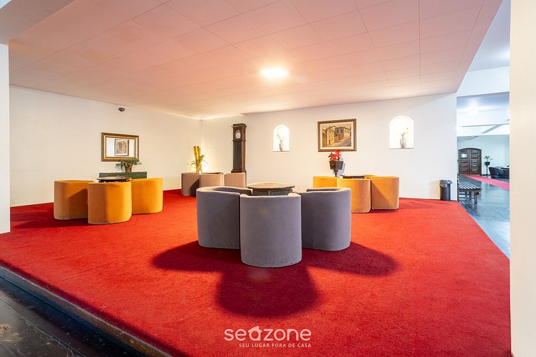 Studio em Cond. c/ Piscina no Centro QUI0605