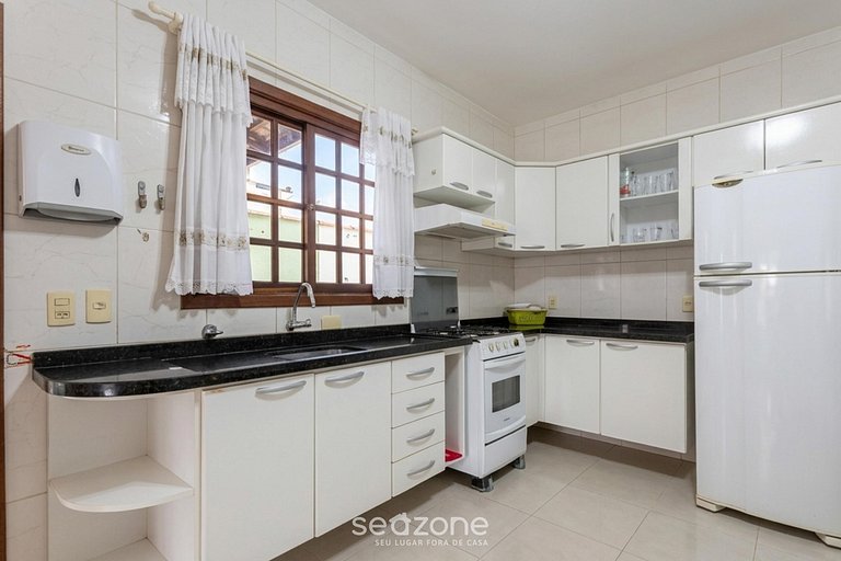 Casa em cond. c/ churrasq. priv. Centro NSZ0194