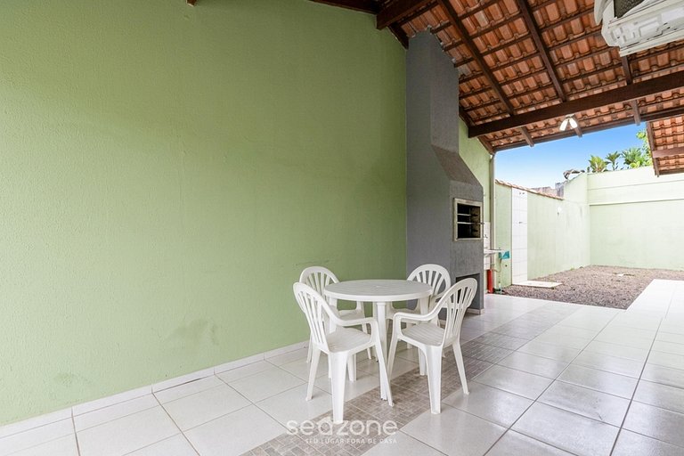 Casa com churrasqueira
