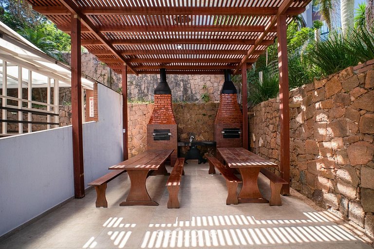 Apto en Cond. con Piscina Ponta das Canas GVM0315