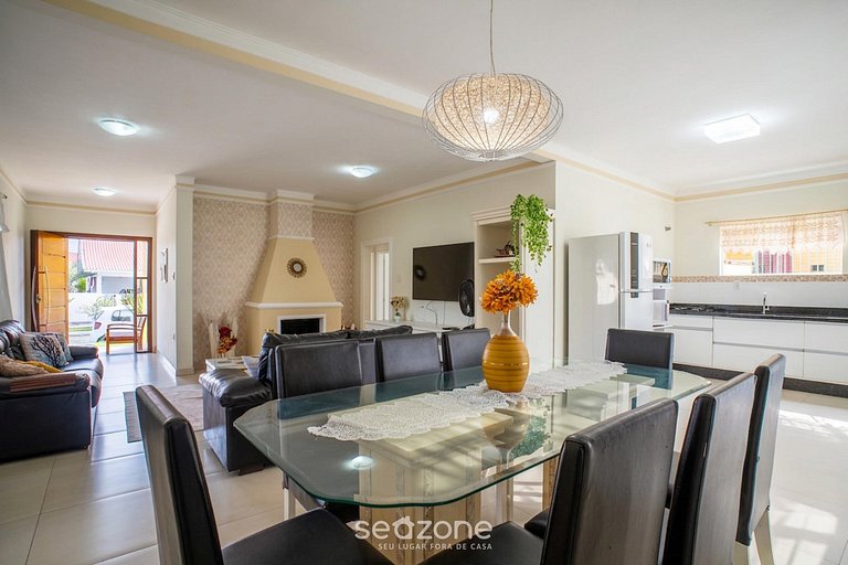 Casa c/ piscin, condo. pocos pasos del mar ING0023