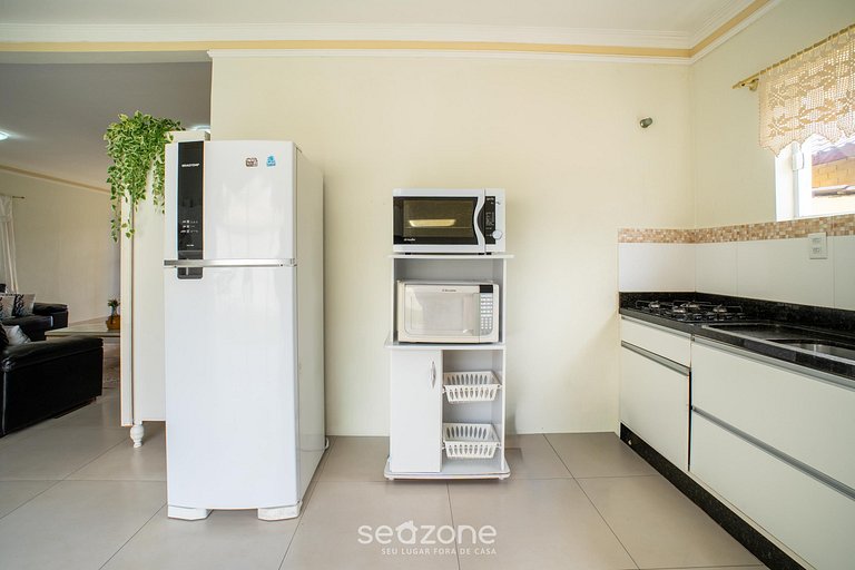 Casa c/ piscin, condo. pocos pasos del mar ING0023