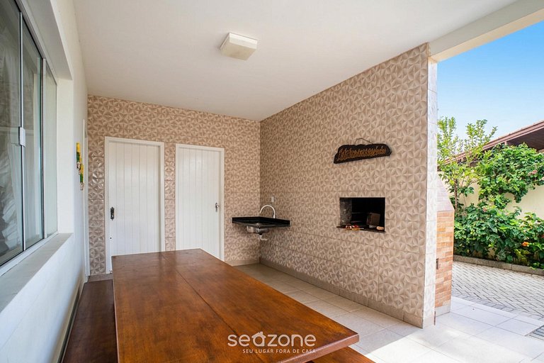 Casa c/ piscin, condo. pocos pasos del mar ING0023