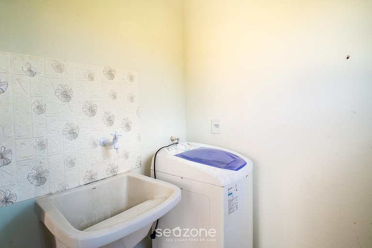 Casa c/ pisc. em Cond. a passos da Praia ING0023