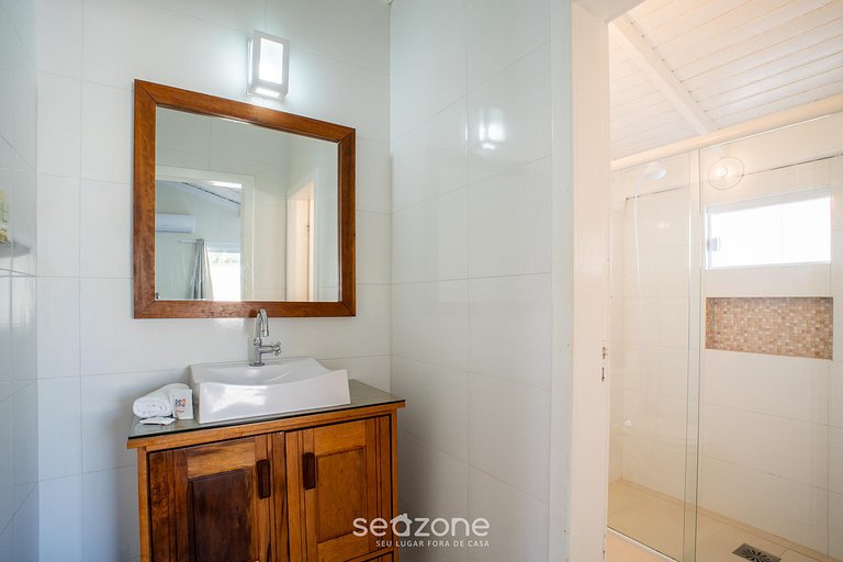 Casa c/ piscin, condo. pocos pasos del mar ING0023