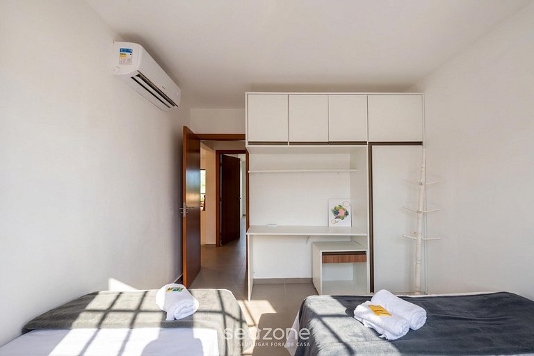 Casa espaçosa em Condo. c/ Piscina CAI0211
