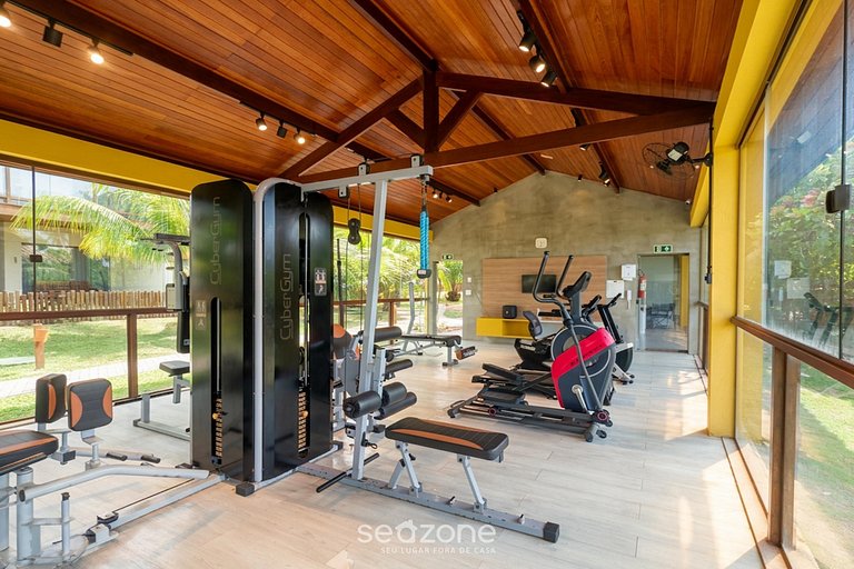 Casa espaçosa em Condo. c/ Piscina CAI0211