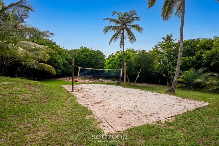 Casa espaçosa em Condo. c/ Piscina CAI0211
