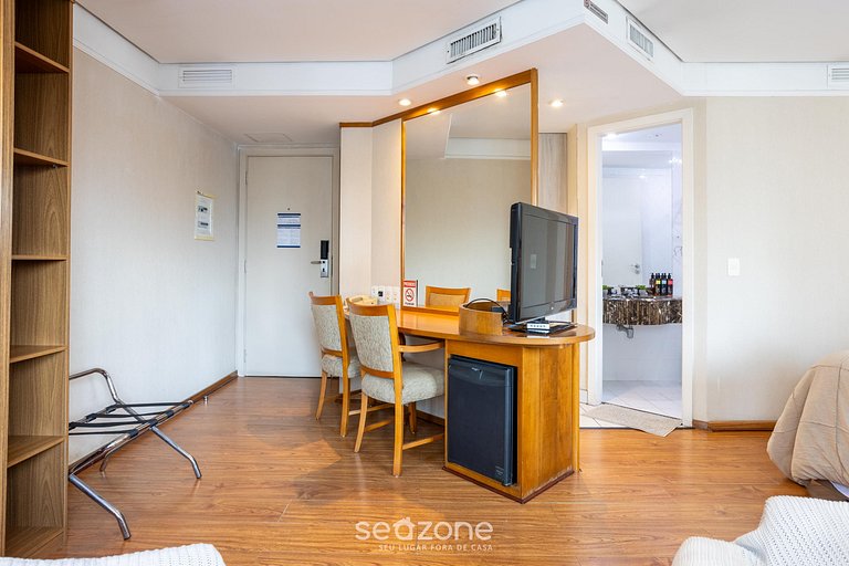 Studio em Cond. c/ Piscina Vila Olímpica VIO1409