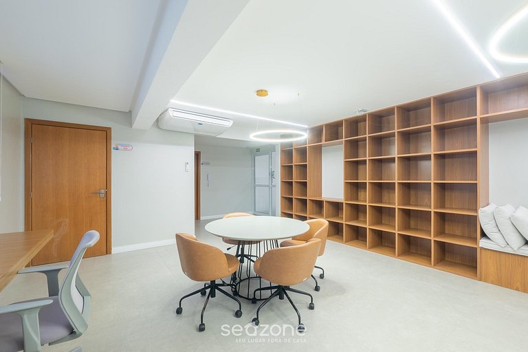 Apto em cond. c/ piscina e vista p/ mar ILP0801