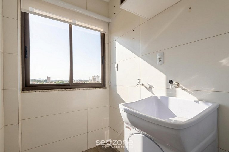 Apto em prédio c/ churrasq. no Centro CTD0402