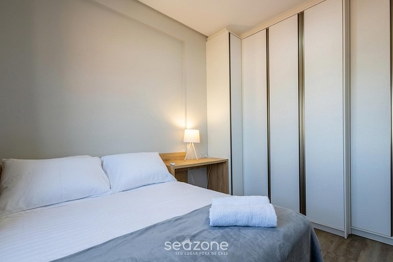 Apto em prédio c/ churrasq. no Centro CTD0402