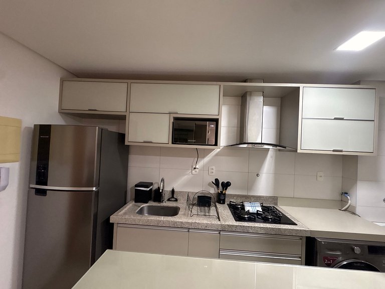 Apto em Cond. c/ Piscina no Setor Bueno LHD0403