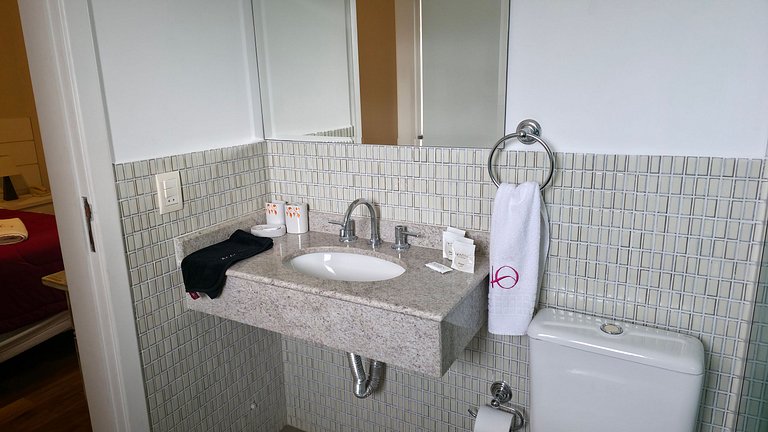 Apto em cond. c/ churrasq. no Capivari LVR0017