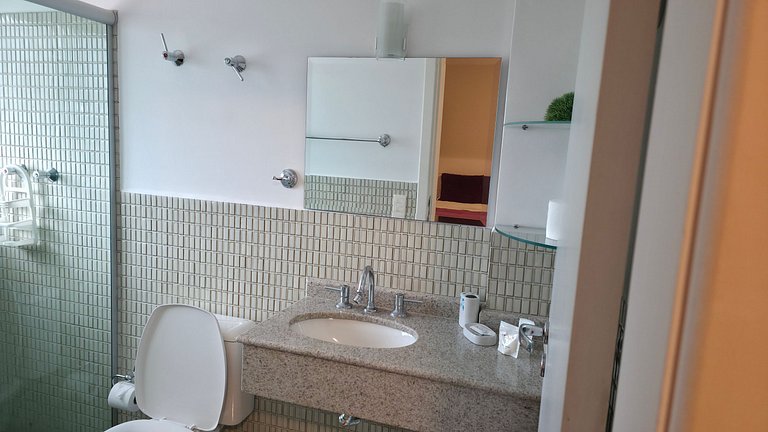 Apto em cond. c/ churrasq. no Capivari LVR0017