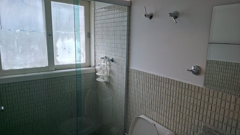 Apto em cond. c/ churrasq. no Capivari LVR0017