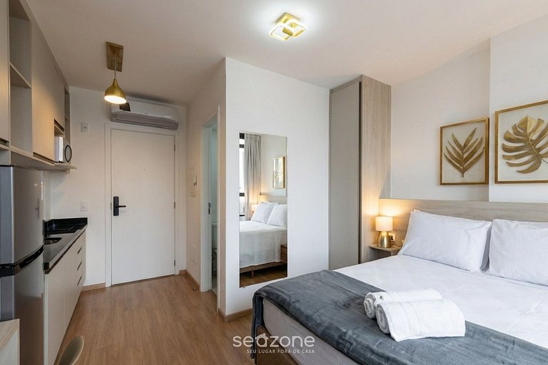 Studio em Cond. c/ Piscina no Centro EYS2307