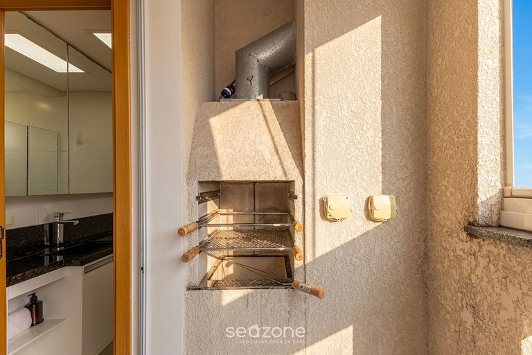 Studio c/ churrasq. privativa no Centro JCI0126