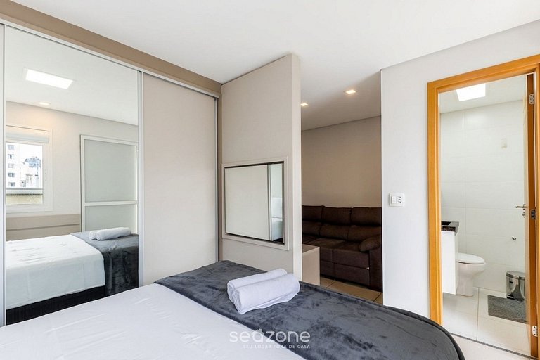 Studio c/ churrasq. privativa no Centro JCI0126