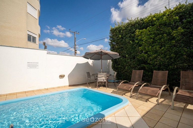 Apto en Cond. con Piscina y Vista al Mar SEY0302