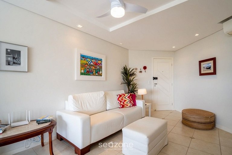 Apto en Cond. con Piscina y Vista al Mar SEY0302
