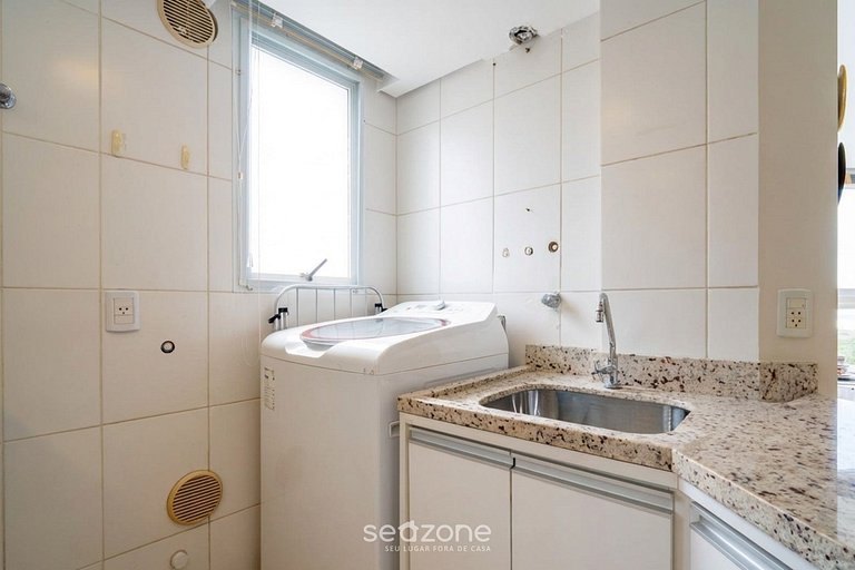 Apto em Cond. c/ Piscina e Vista p/ Mar SEY0302