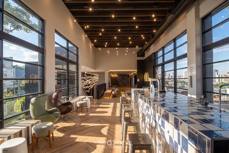 Estúdios em edif. c/ loc. privilegiada a apenas 500 m da Vil