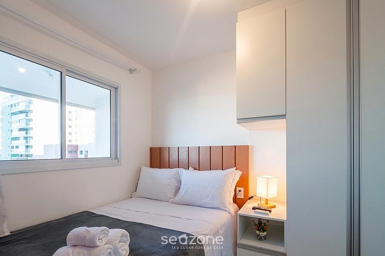 Apto en Cond. con Piscina y Vista al Mar SMA0206