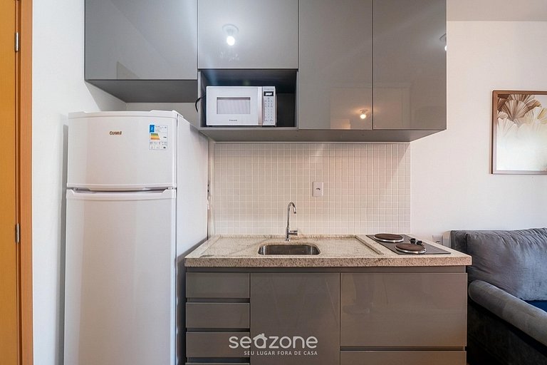 Apto en Cond. con Piscina y Vista al Mar SMA0206