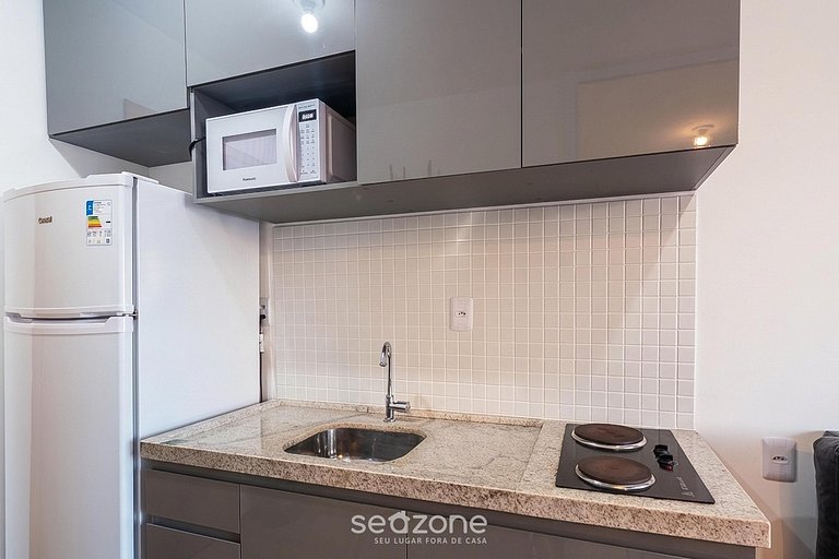 Apto en Cond. con Piscina y Vista al Mar SMA0206